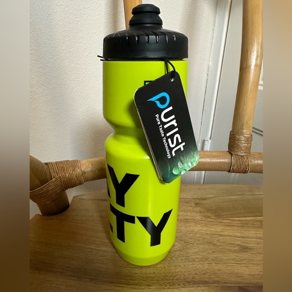 NWT LMNT Stay Salty lime green purist bike water bottle
